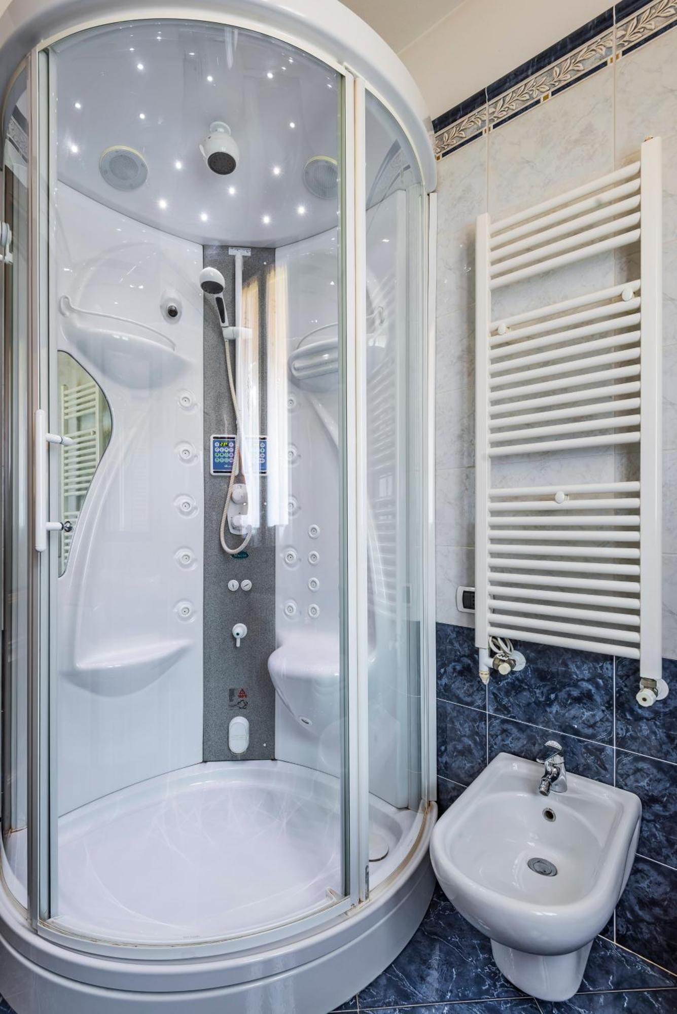 Jacuzzi Apartment In Italian Villa, Wi-Fi & Garden Sassuolo - Maranello Casalgrande Eksteriør bilde