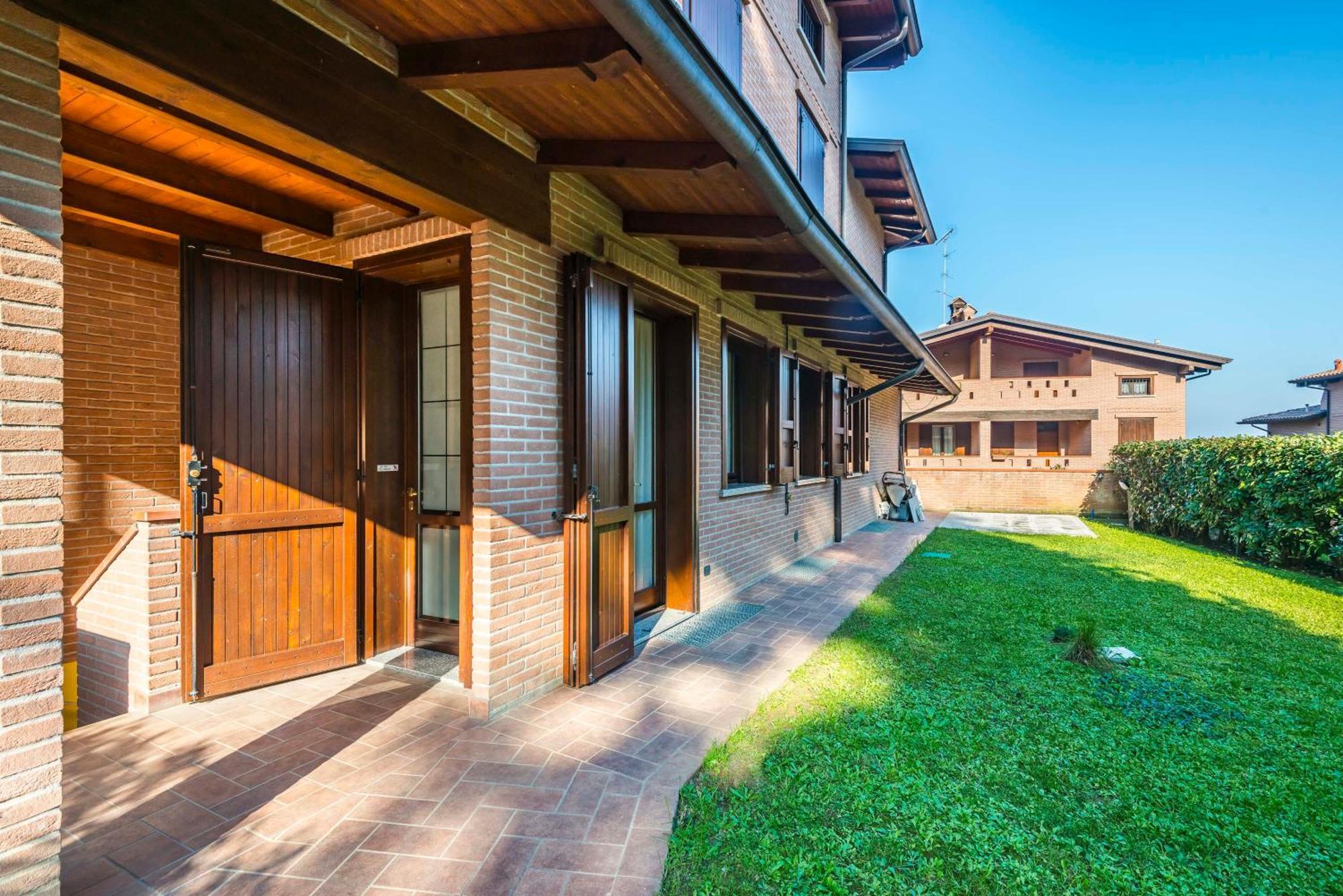 Jacuzzi Apartment In Italian Villa, Wi-Fi & Garden Sassuolo - Maranello Casalgrande Eksteriør bilde